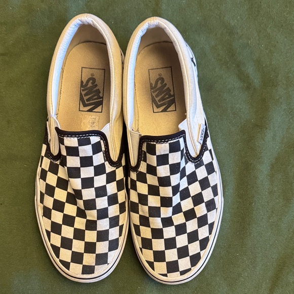 Checkered Slip-On vans Shoes - Picture 2 of 5
